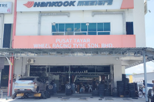 Bengkel kereta di Batu Gajah, Malaysia