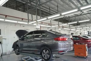 Bengkel kereta di Bintulu, Malaysia