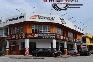 Bengkel kereta di Data Kakus, Malaysia