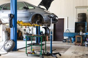 Bengkel kereta di Marang, Malaysia