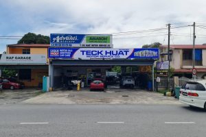 Bengkel kereta di Permatang Kuching, Malaysia